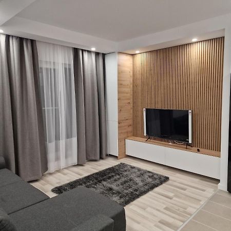 Golden Cosmopolis Apartment Cretuleasca Exterior foto